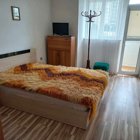 за 4-ма максимум до стадион спартак, точно под вик Варна