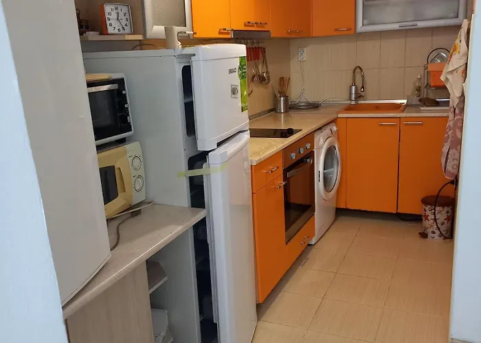 за 4-ма максимум до стадион спартак, точно под вик Lägenhet *